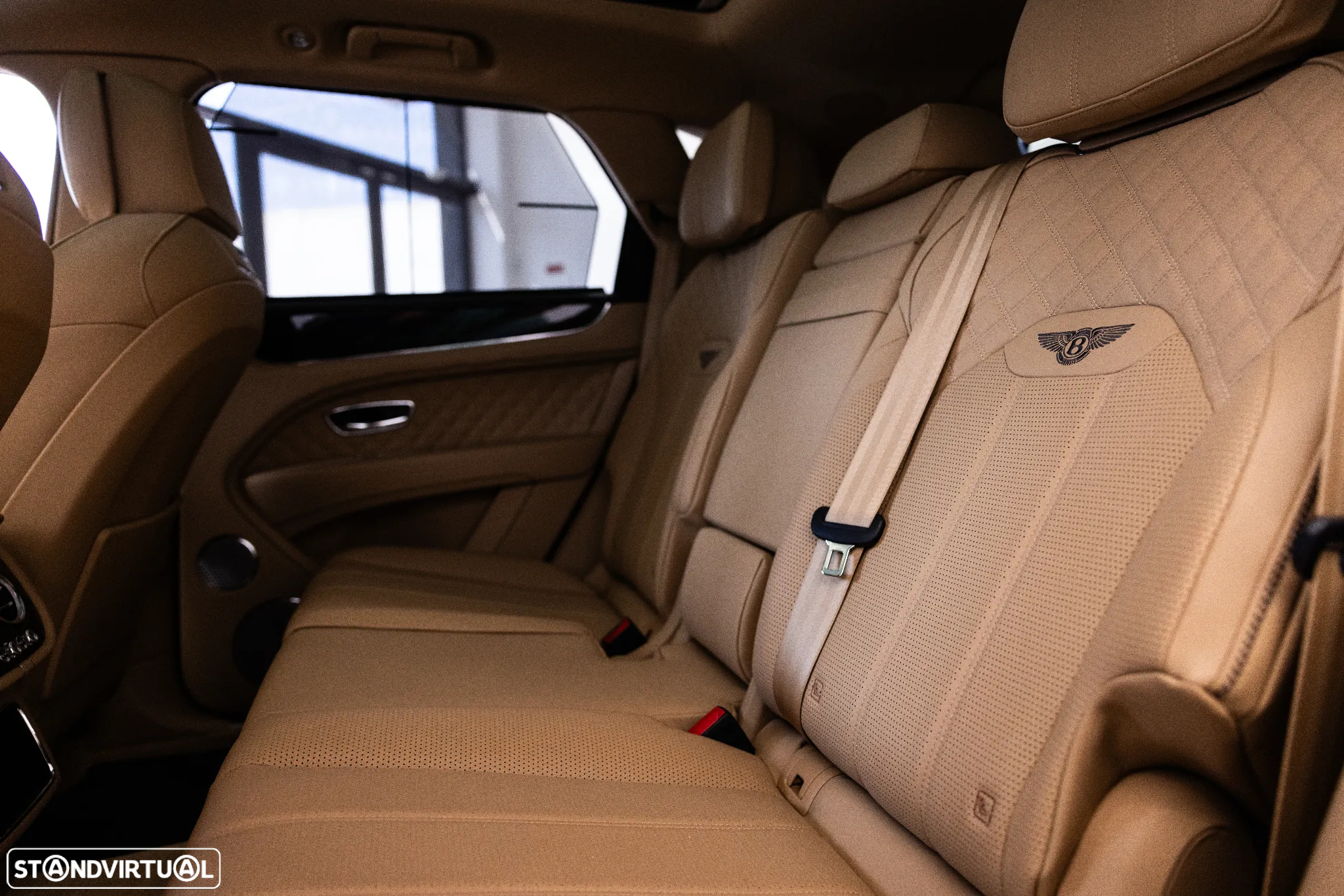 Bentley Bentayga V8 Azure - 23