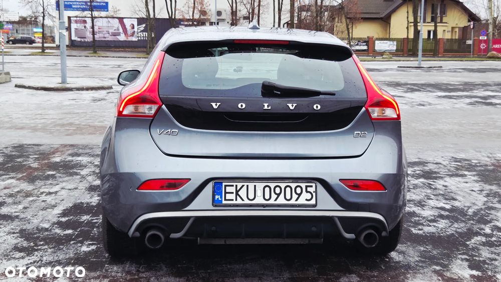 Volvo V40 D2 R Design - 4