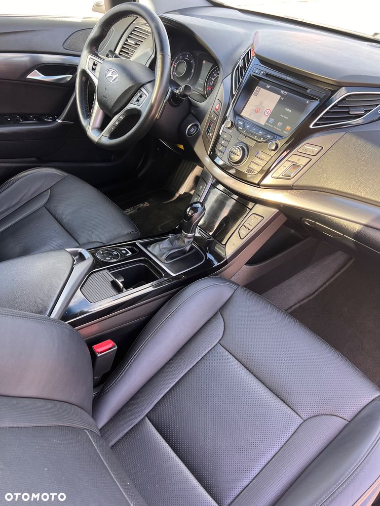 Hyundai i40 Kombi 1.7 CRDi DCT Premium - 9