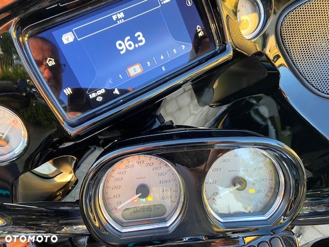 Harley-Davidson Touring Road Glide - 17