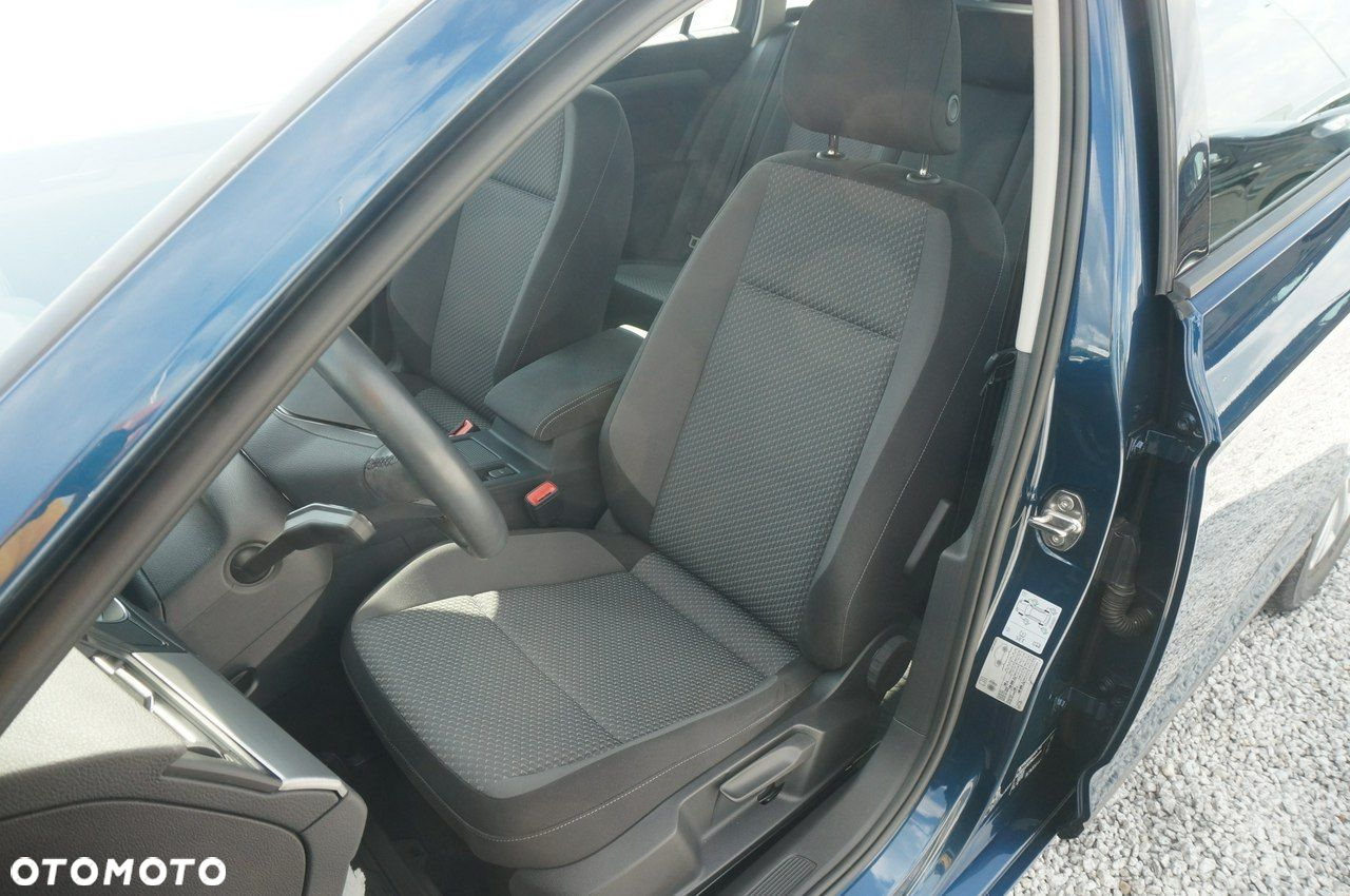 Volkswagen Passat 2.0 TDI EVO Essence - 22