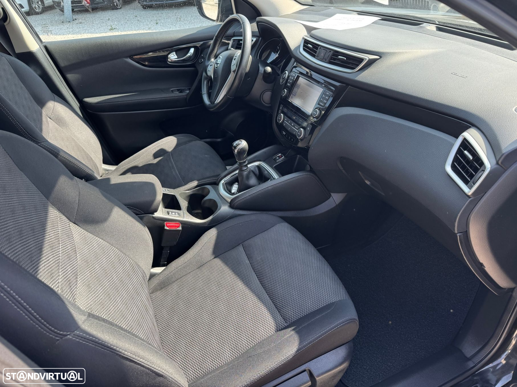 Nissan Qashqai 1.2 DIG-T N-Connecta 18 - 9