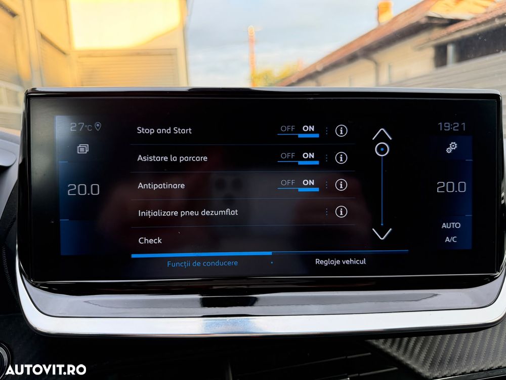 Peugeot 2008 1.5 BlueHDI EAT8 STT Allure Pack - 22