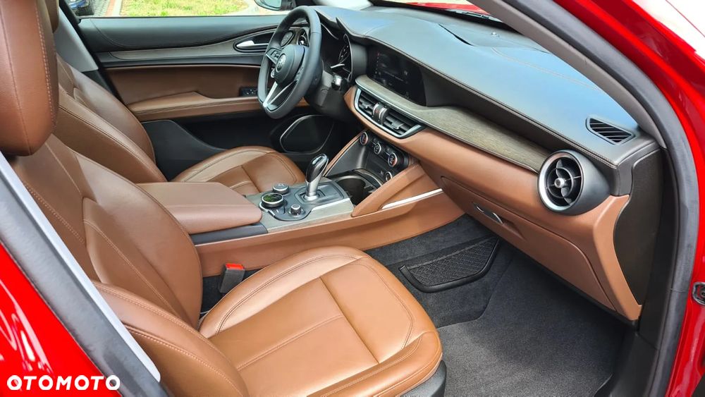 Alfa Romeo Stelvio 2.0 Turbo Q4 - 14