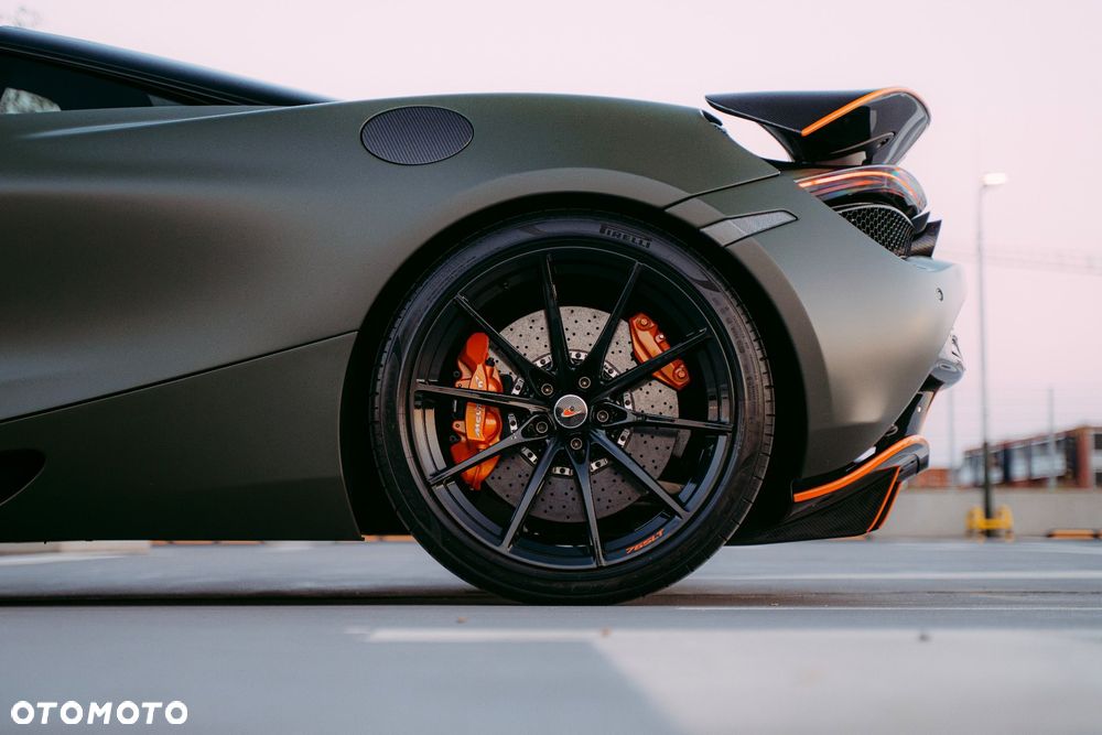 McLaren 720S Coupe - 16