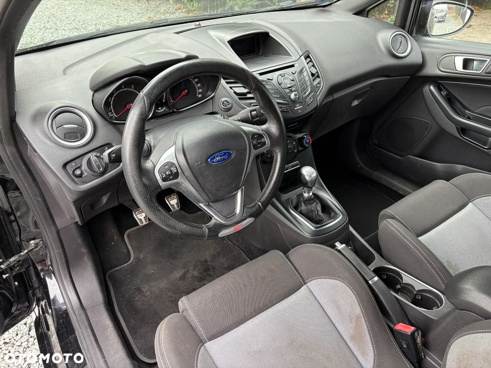 Ford Fiesta 1.6 EcoBoost ST - 13