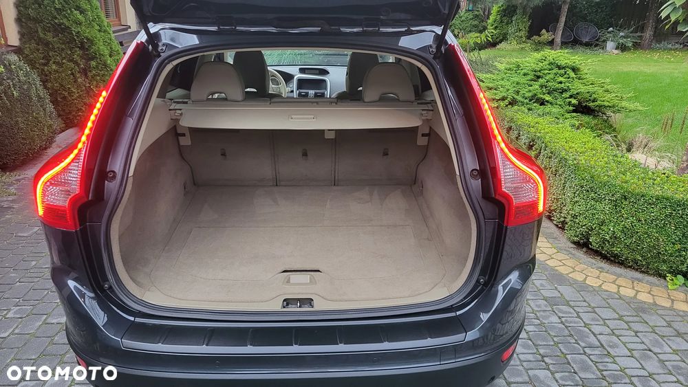 Volvo XC 60 2.4D AWD Momentum - 7