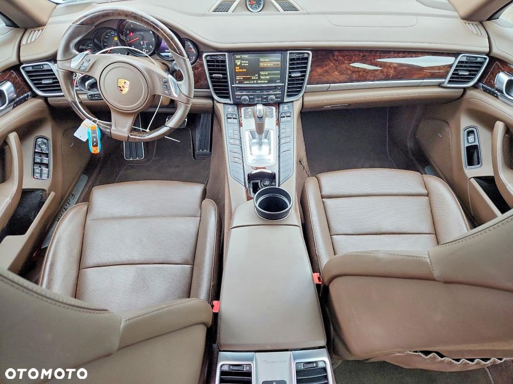 Porsche Panamera PDK - 9