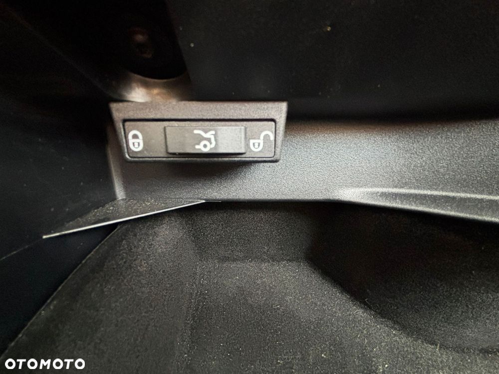 Mercedes-Benz Klasa C 300 7G-TRONIC Avantgarde - 21