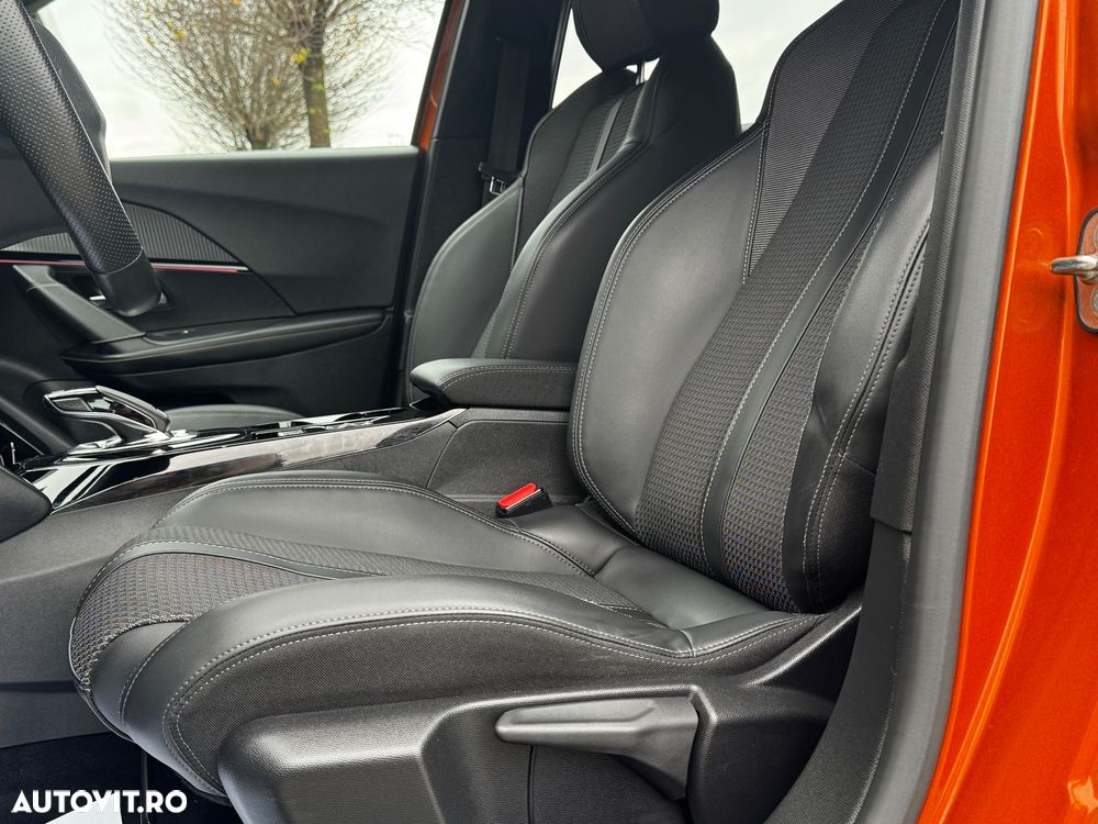 Peugeot 2008 PureTech 130 EAT8 GT - 30