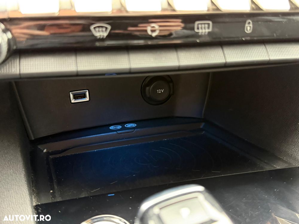 Peugeot 3008 1.2 PureTech Turbo S&S EAT6 GT-Line - 39