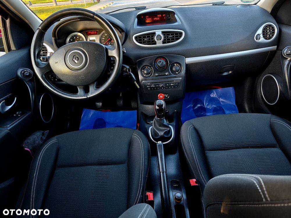 Renault Clio 2010 photo 5