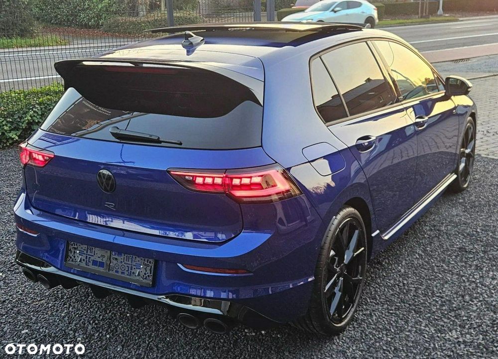 Volkswagen Golf - 2
