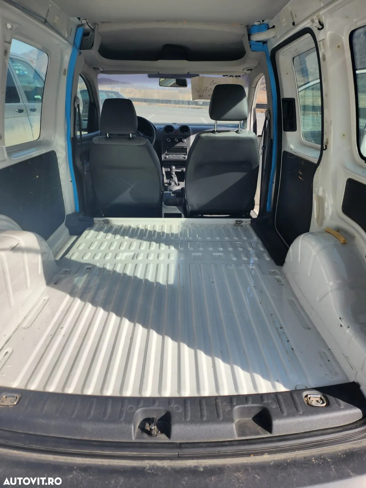 Volkswagen Caddy - 9