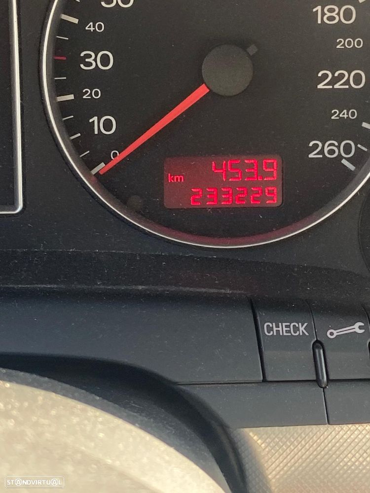 Audi A4 2.0 TDI - 11