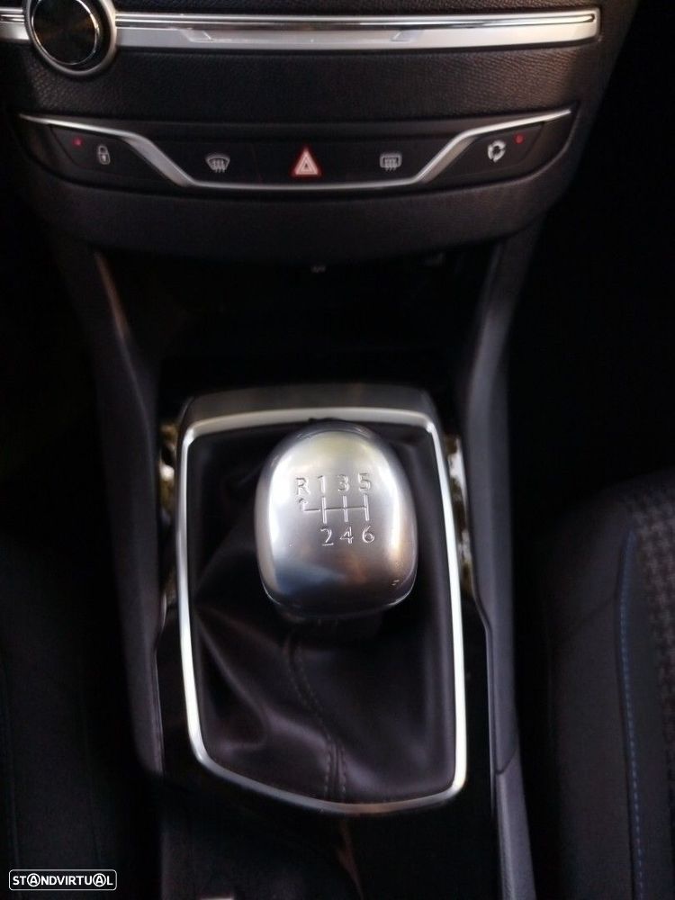 Peugeot 308 SW 1.2 PureTech Style - 4