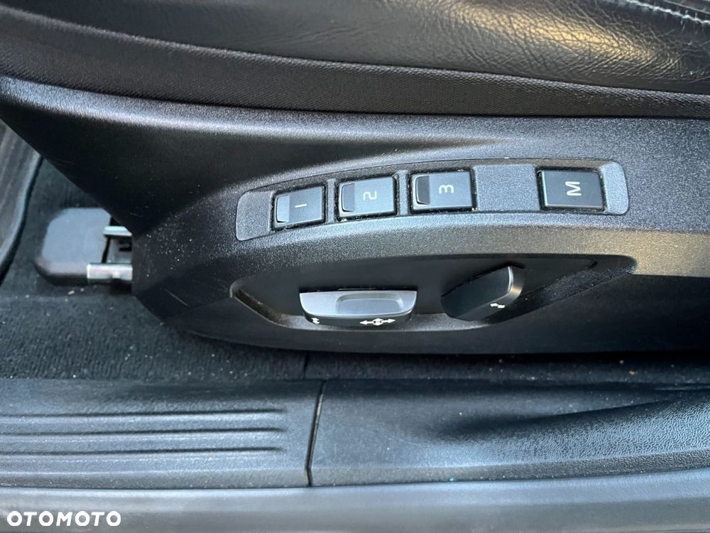 Volvo V40 D2 Inscription - 18