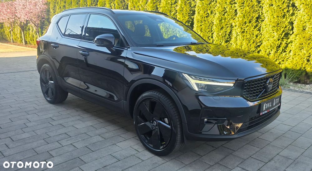 Volvo XC 40 B4 Plus Black Edition - 5