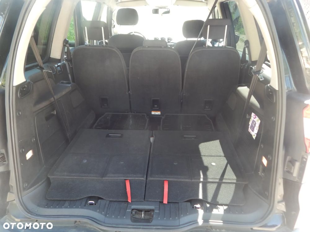 Ford Galaxy - 13