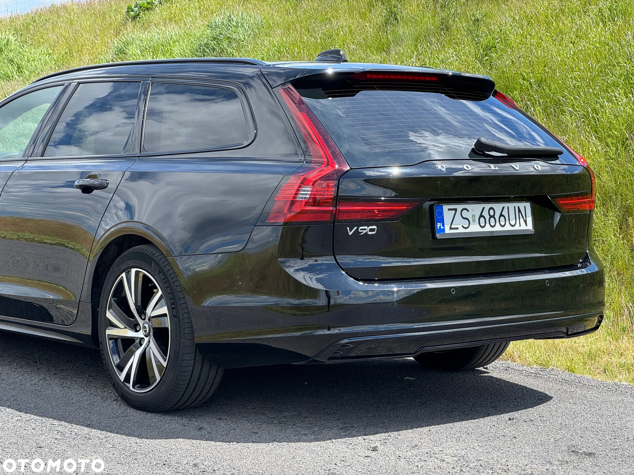 Volvo V90 T6 Plug-in Hybrid AWD Ultra Dark - 6