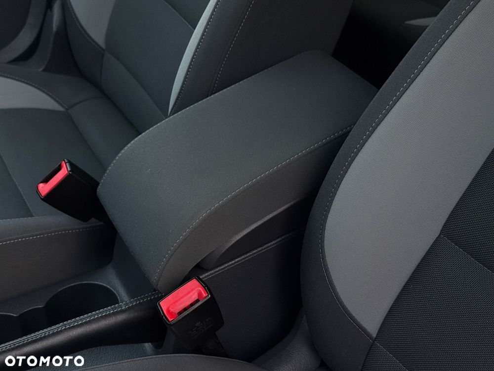 Volkswagen Touran - 16