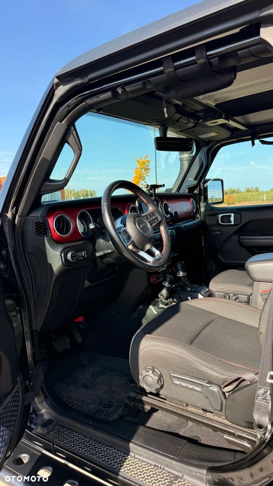 Jeep Wrangler - 12