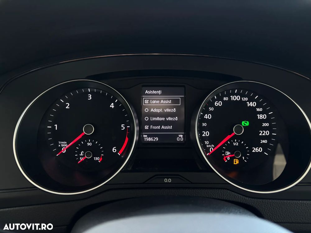 Volkswagen Passat - 22