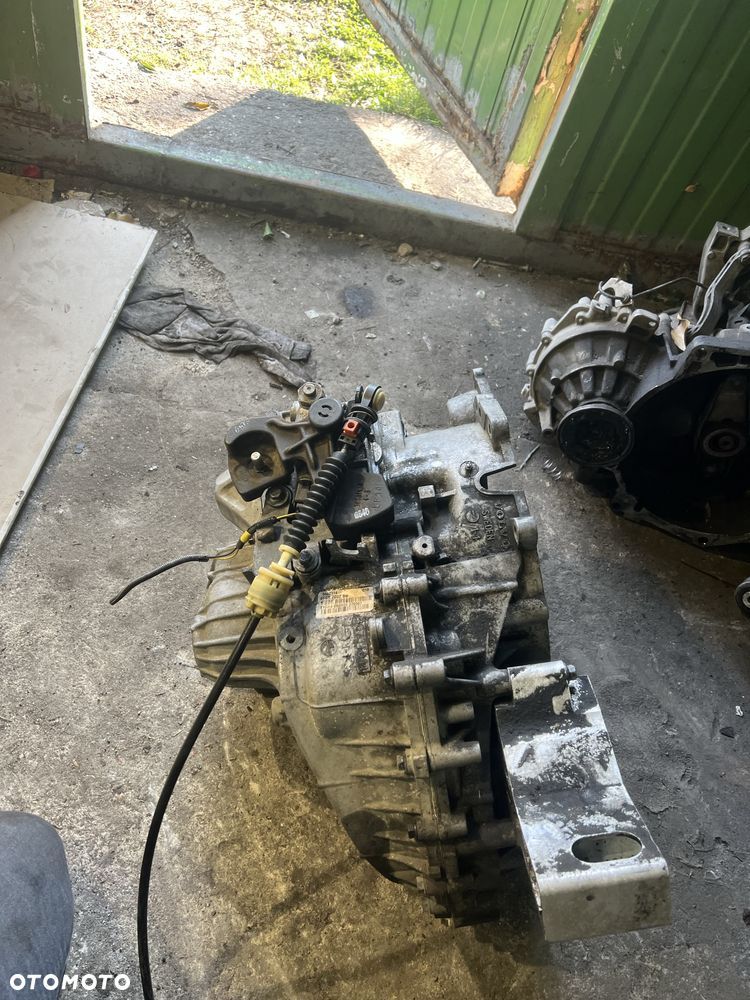 Skrzynia biegów volvo s60 2.4d  v70 666r7002bb