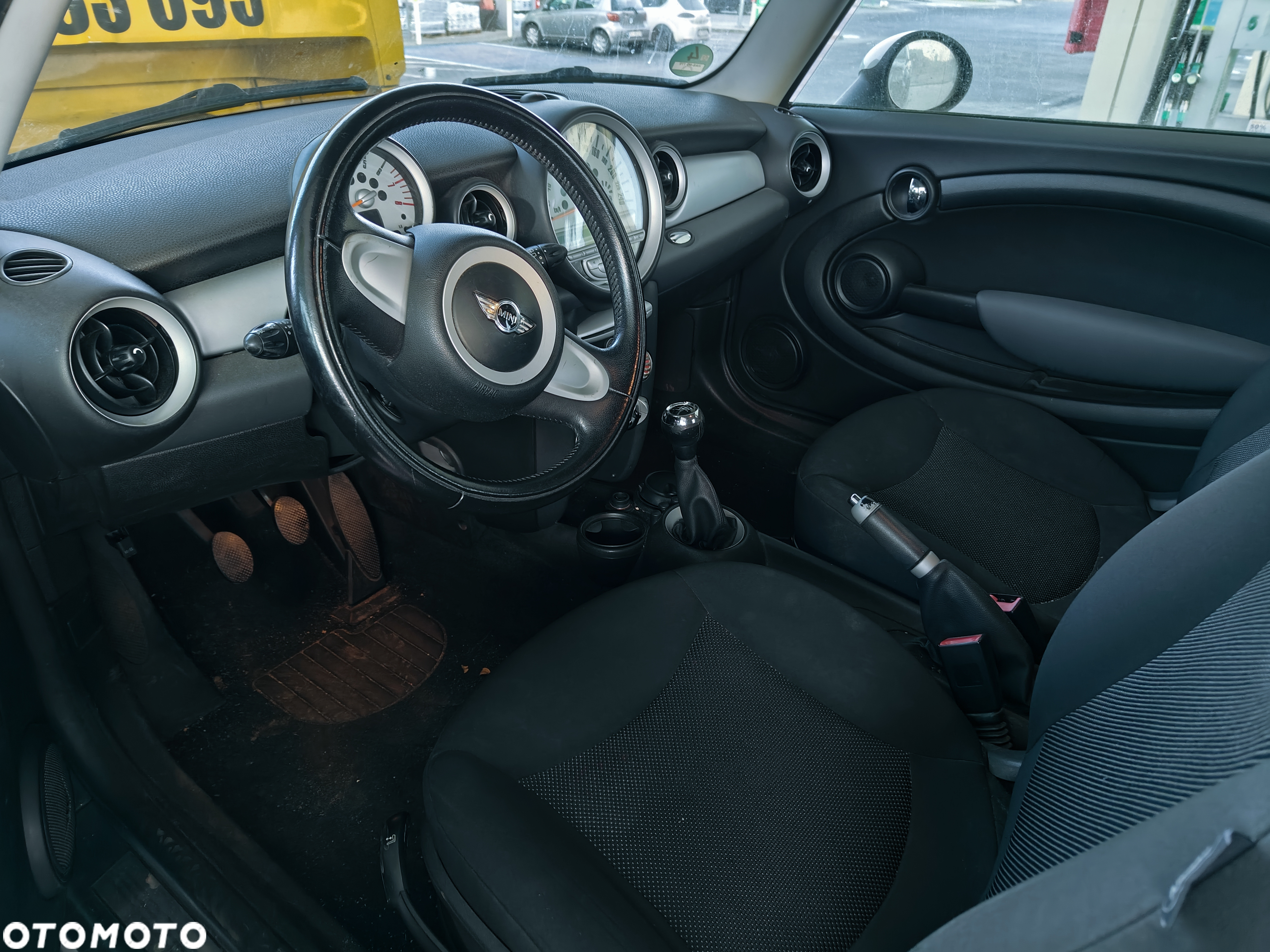 MINI Cooper Standard - 11