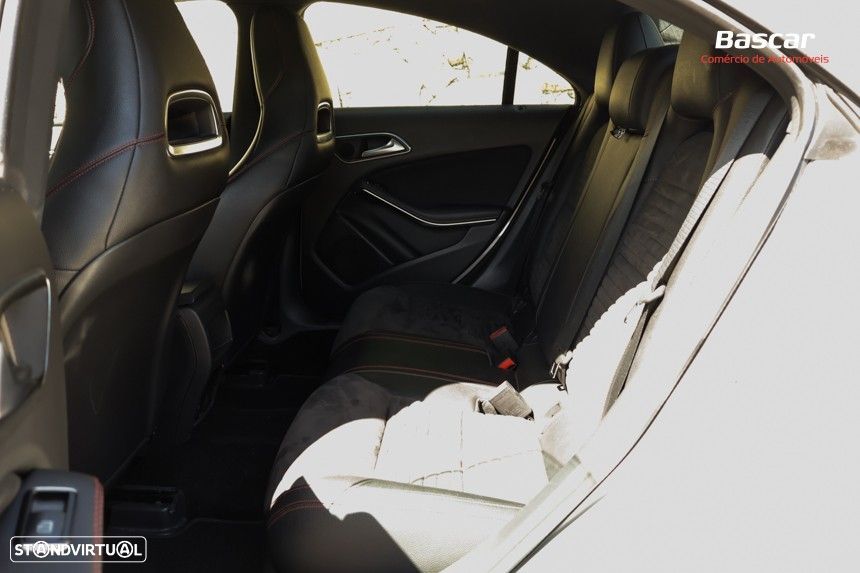 Mercedes-Benz CLA 200 d AMG Line - 22