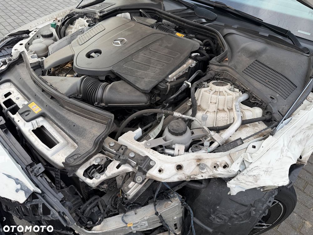 Mercedes-Benz Klasa C 300 4Matic 9G-TRONIC AMG Line - 19