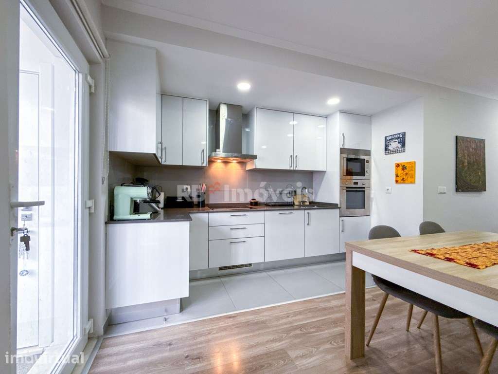 Apartamento T3 Remodelado c/ Varandas - Junto à Estação de Comboios... - Grande imagem: 3/38