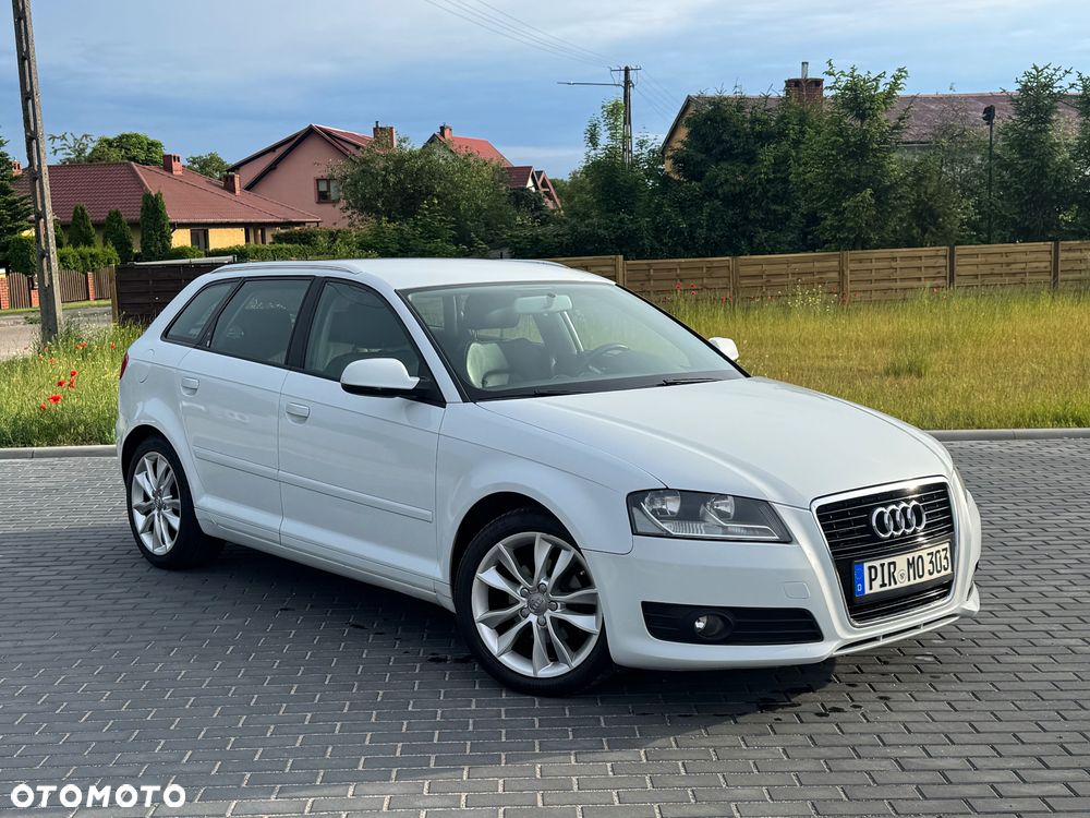 Audi A3 Sportback - 2
