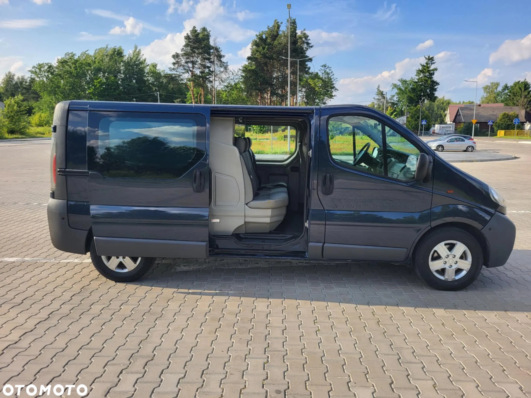 Opel Vivaro - 11