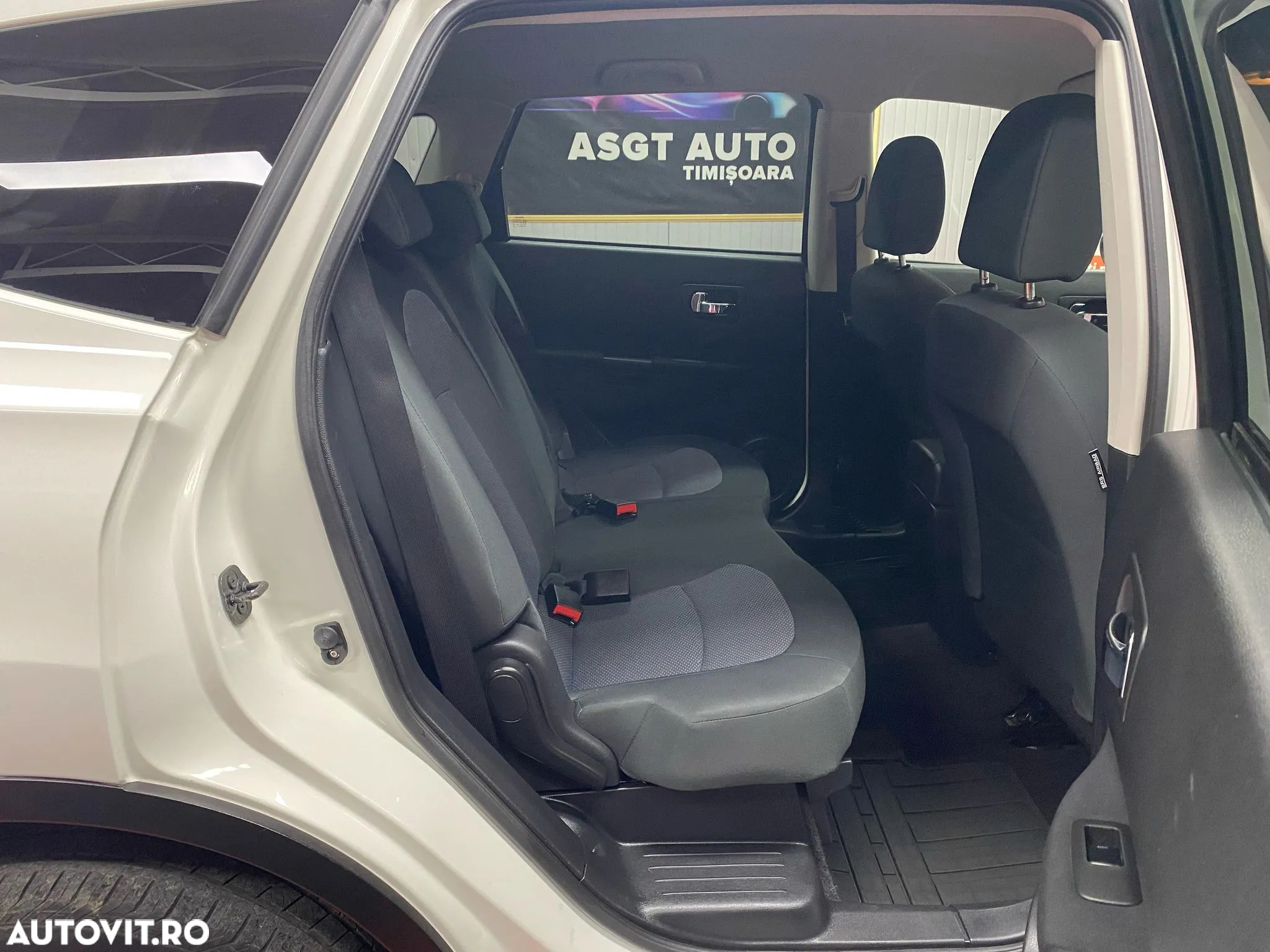 Nissan Qashqai+2 - 16