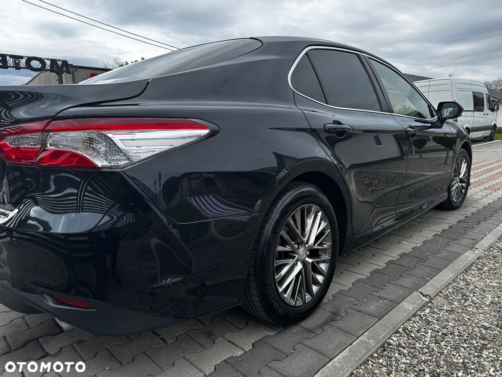 Toyota Camry - 20