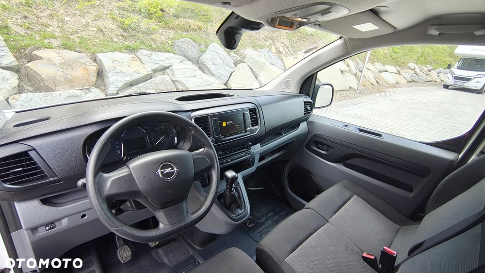 Opel Vivaro - 11
