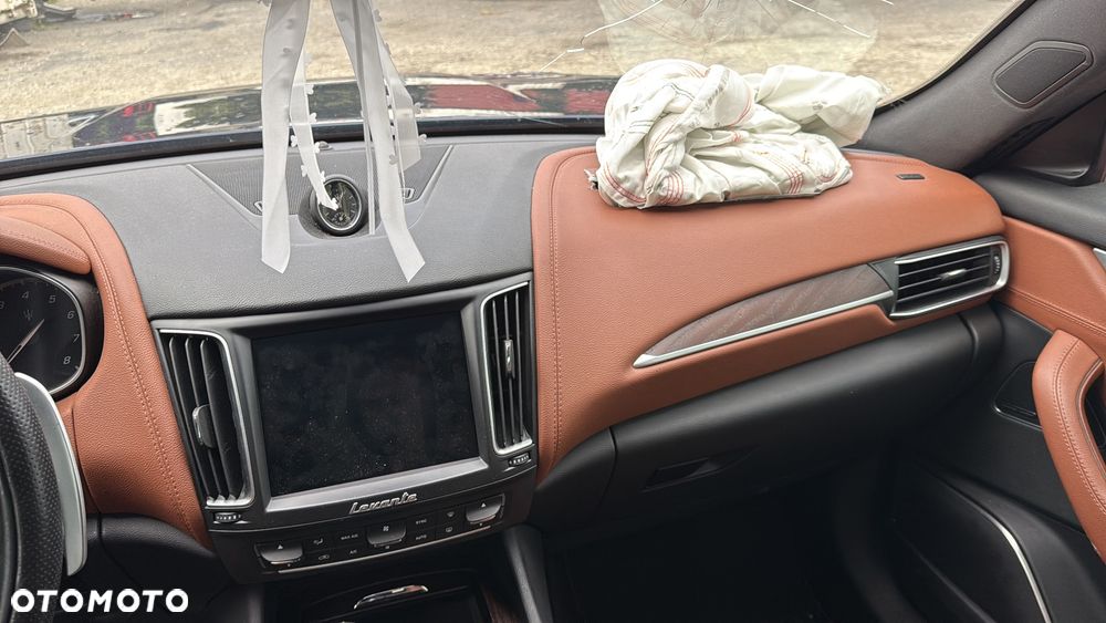 Maserati Levante S - 24