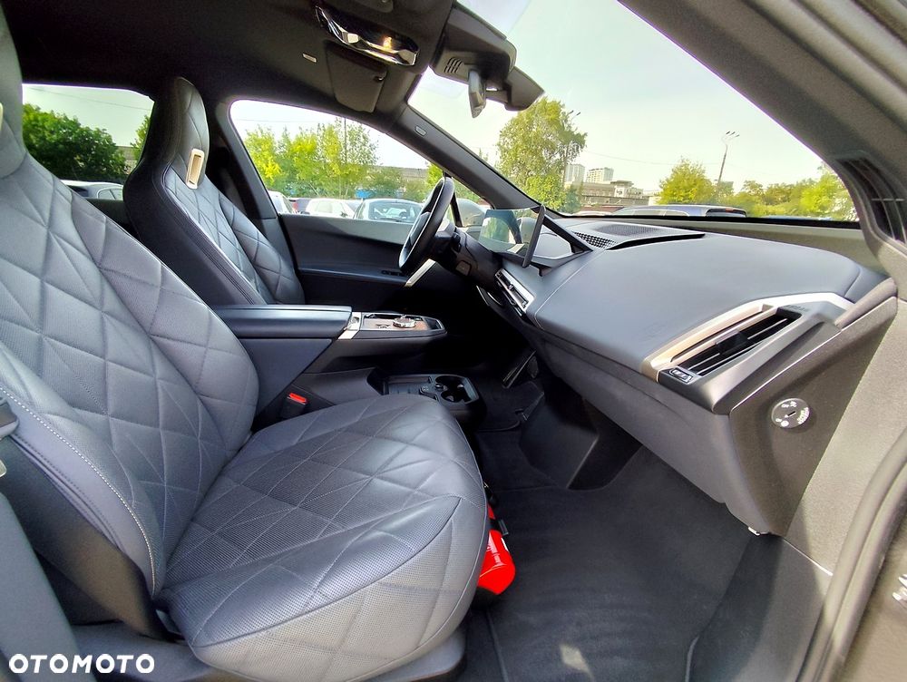 BMW iX xDrive40 76.6kWh Signature - 9