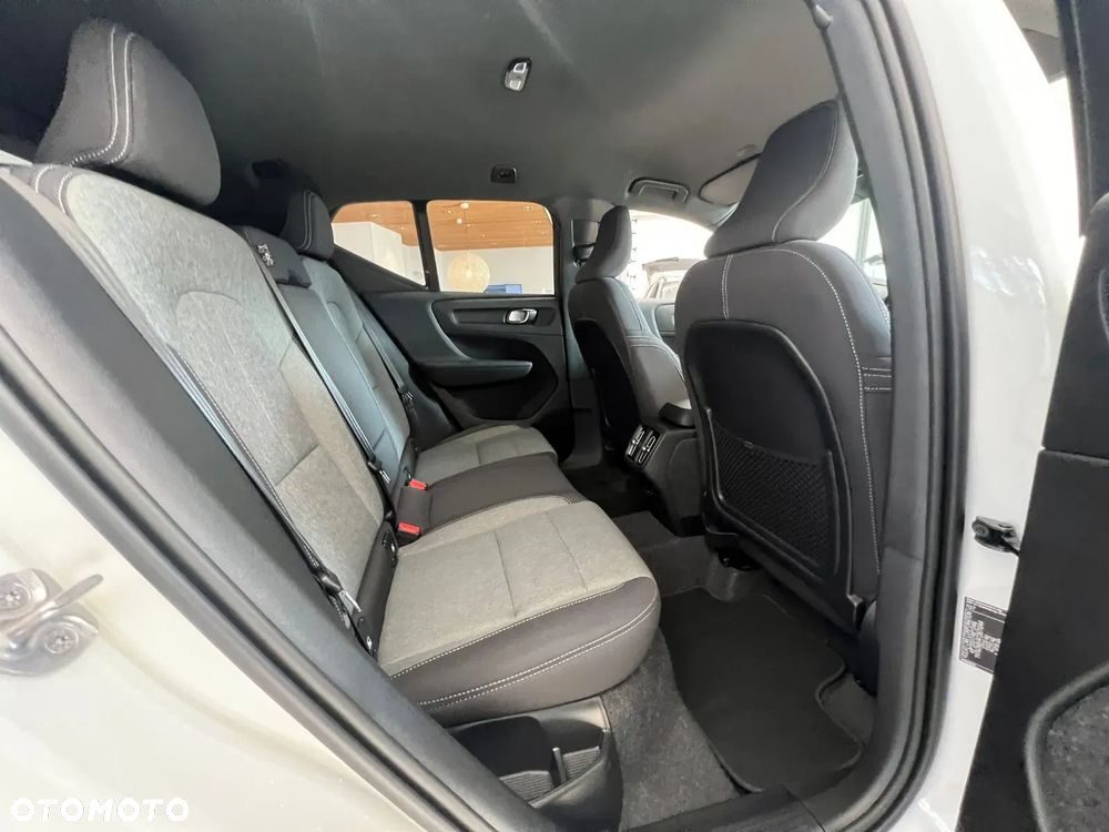 Volvo XC 40 B4 AWD Plus Dark - 26