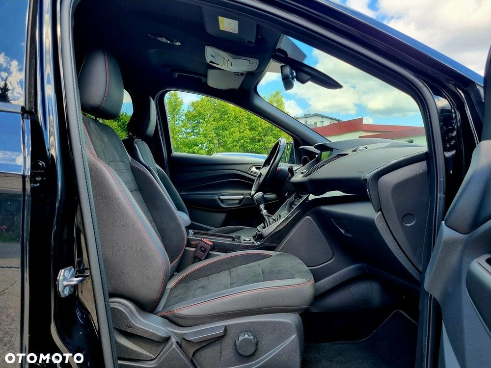 Ford Kuga 1.5 EcoBoost 2x4 ST-Line - 12