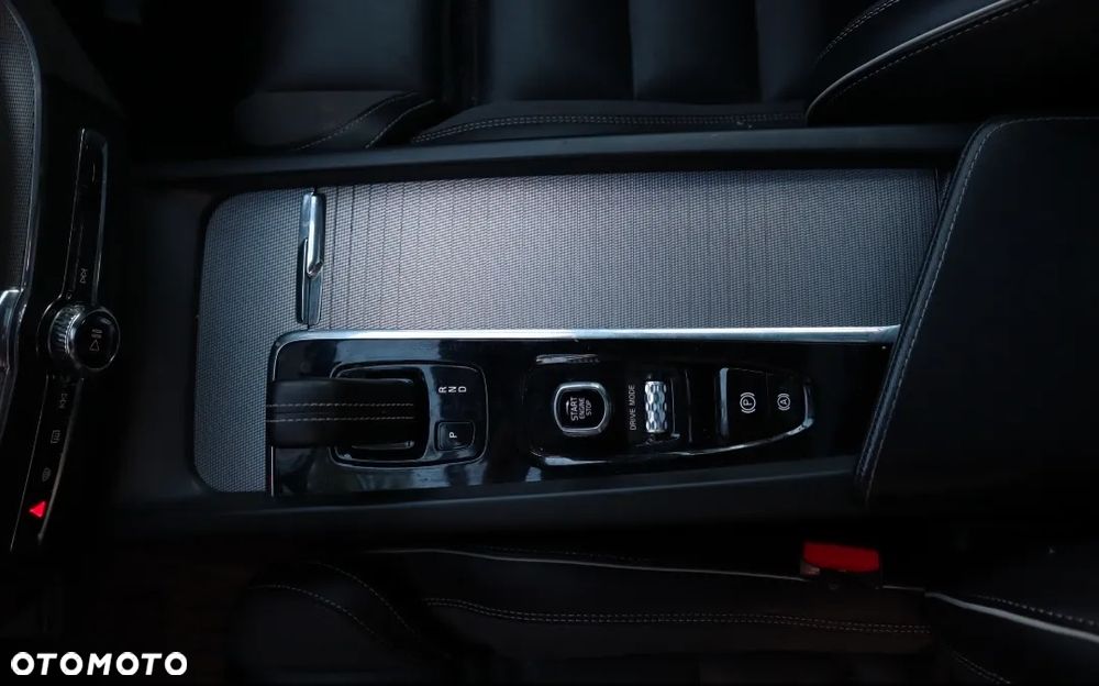 Volvo XC 60 T8 AWD Plug-In Hybrid Polestar Engineered - 14