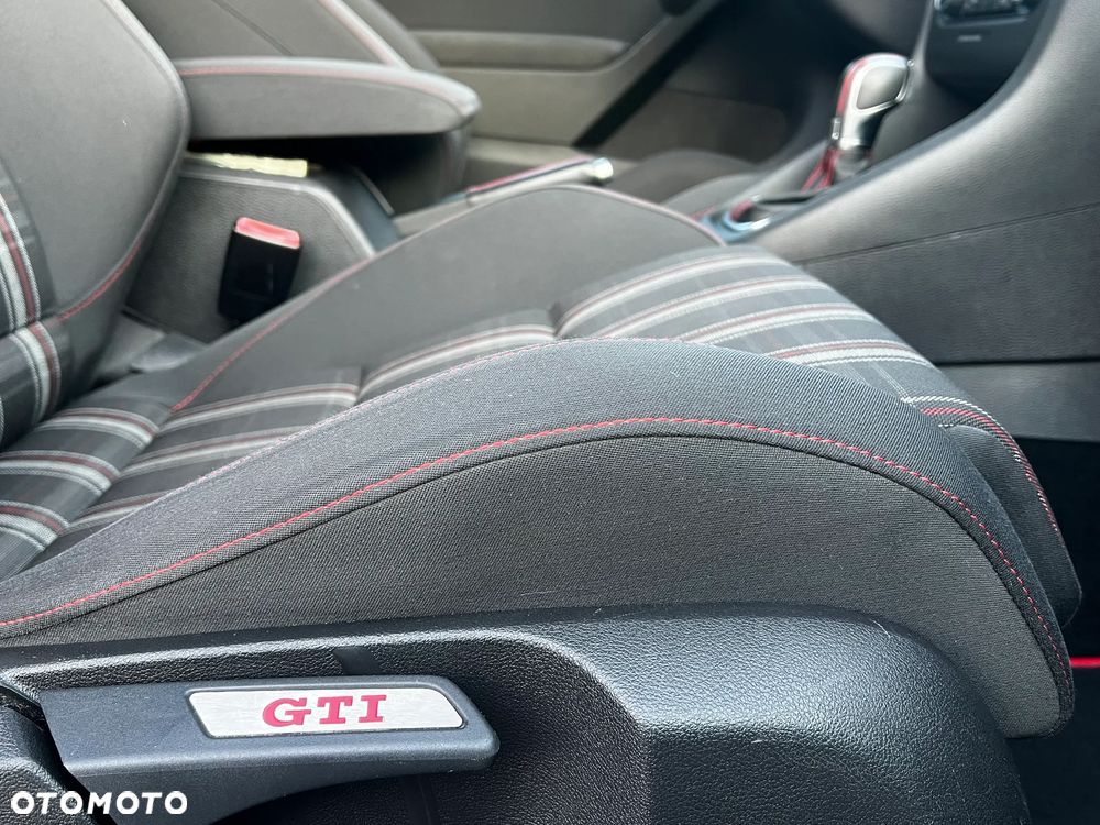 Volkswagen Golf 2.0 TSI GTI DSG - 29
