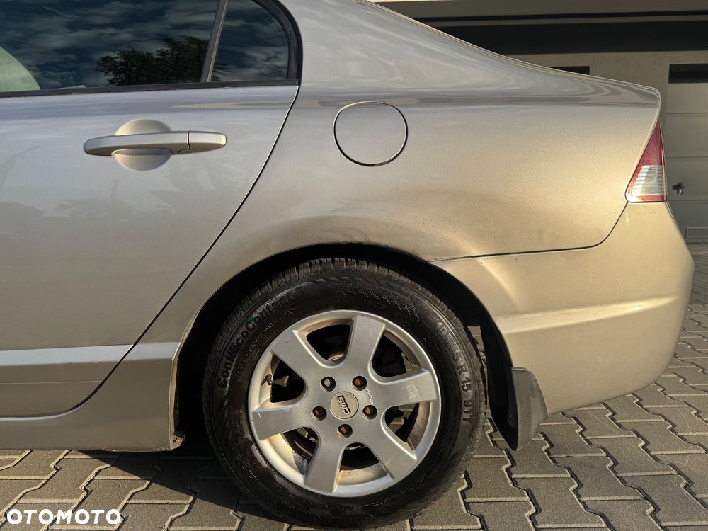 Honda Civic 1.8 Comfort - 8