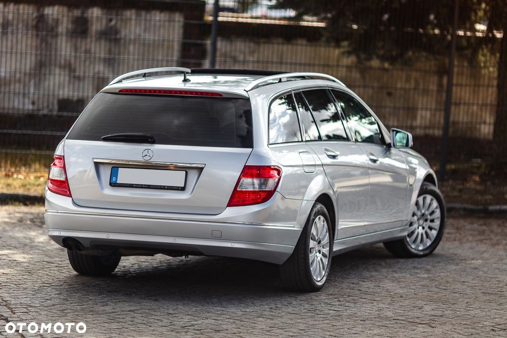 Mercedes-Benz Klasa C 180 BlueEFFICIENCY Elegance - 12