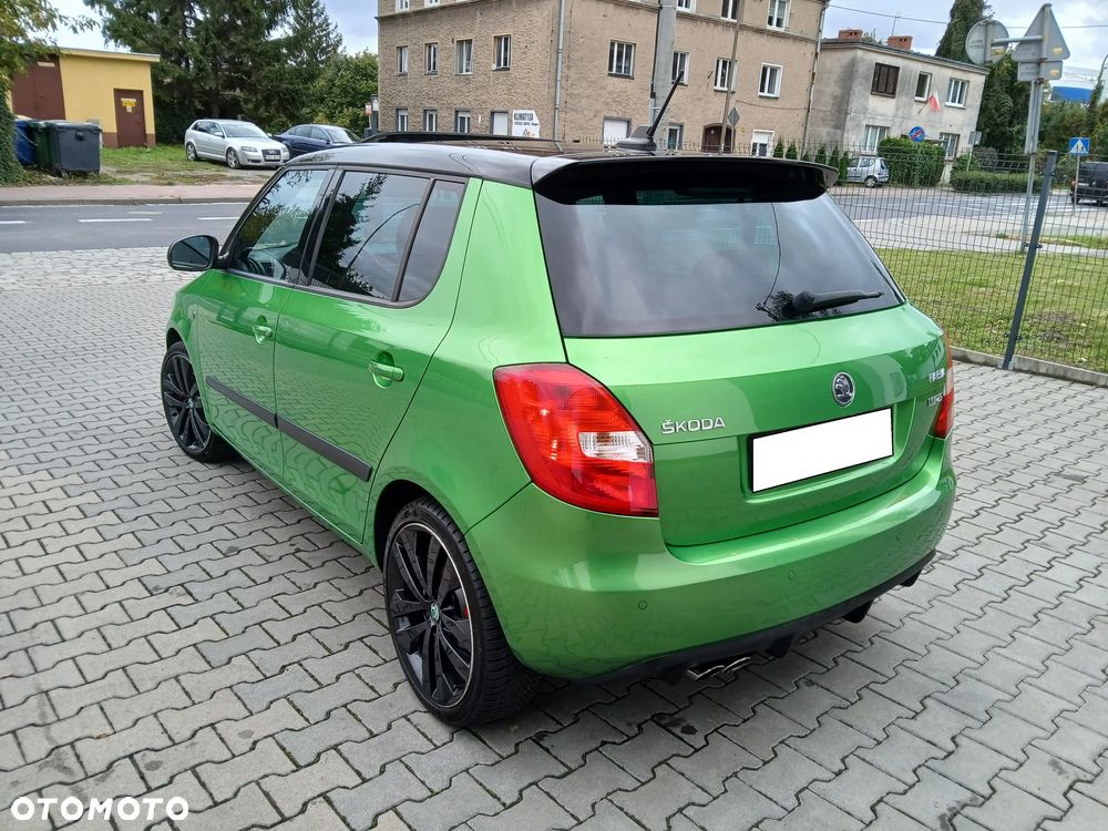 Skoda Fabia 1.4 TSI DSG RS - 22