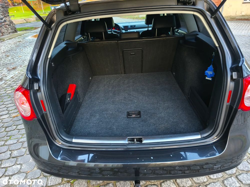 Volkswagen Passat Variant 2.0 TDI DPF DSG Highline - 16