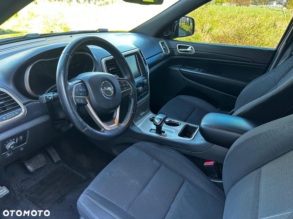 Jeep Grand Cherokee - 21