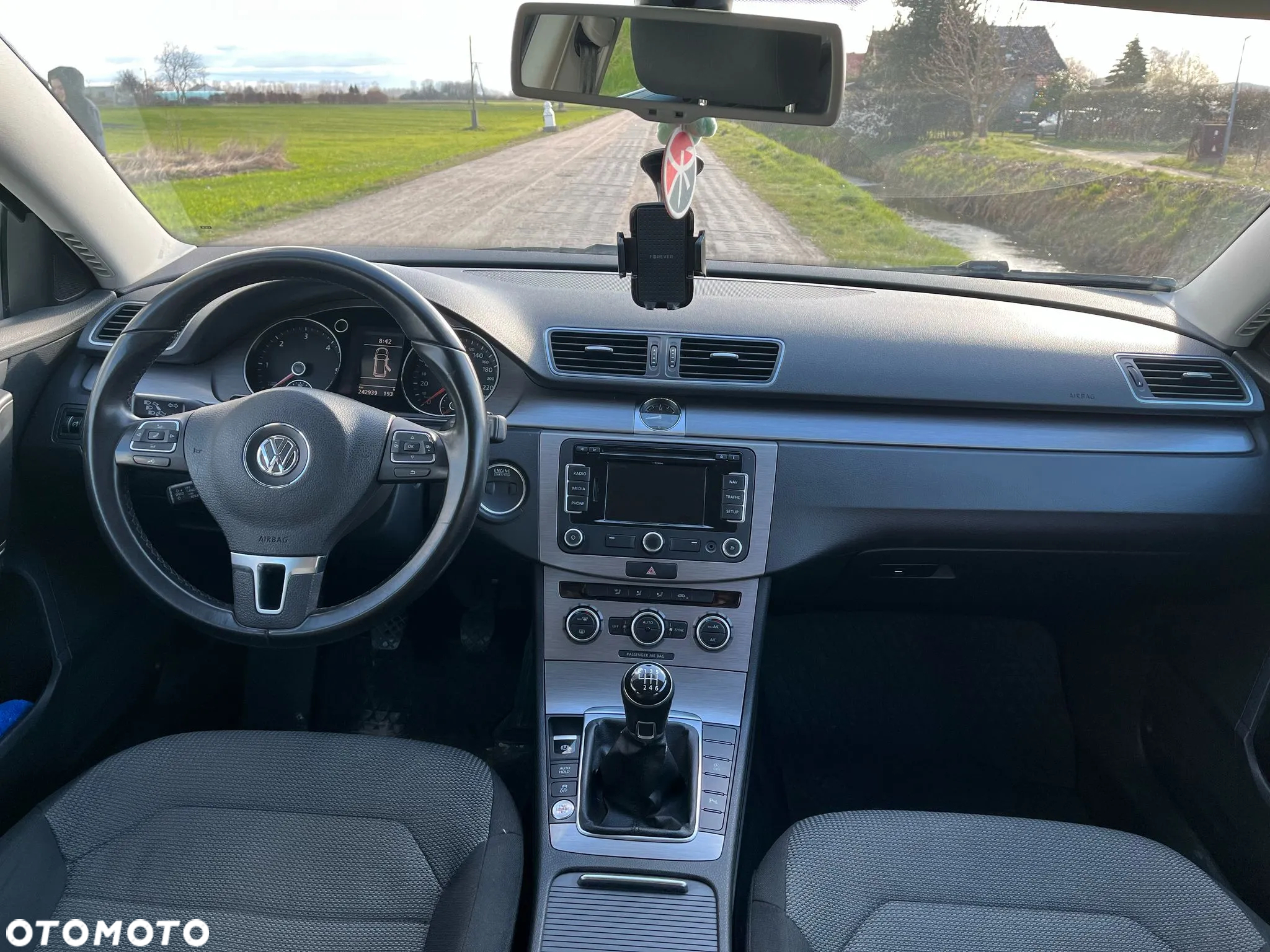 Volkswagen Passat 2.0 TDI Comfortline - 11