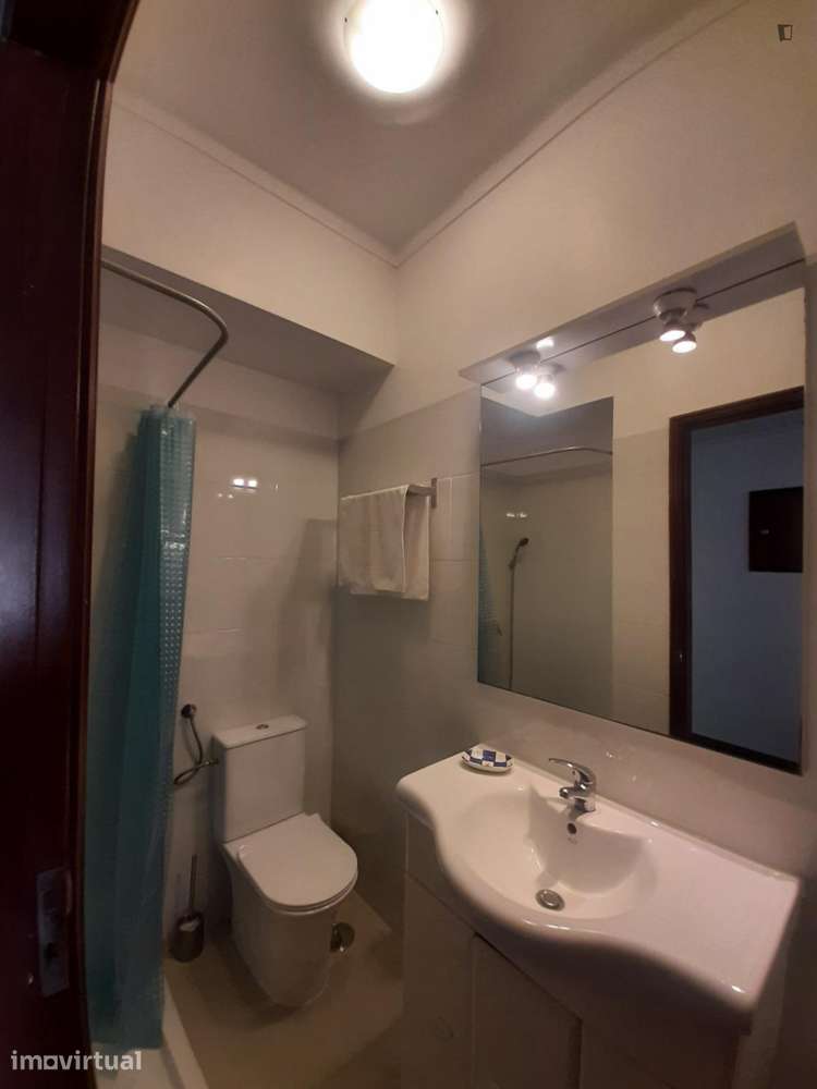 Quarto - localizado em Arroios Lisbon - Grande imagem: 5/7